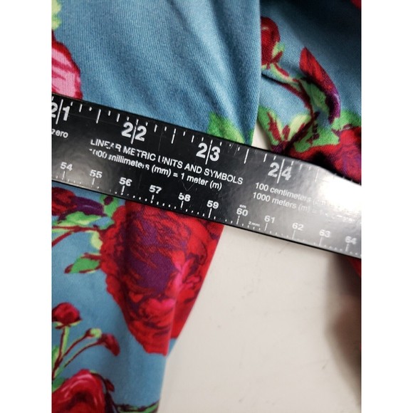 The Pioneer Woman 2X Blue Red Flowers 3/4 Sleeve V-Neck  Stretch top - Picture 5 of 7